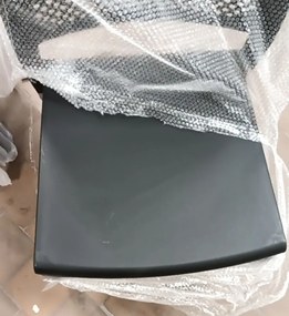 AKCIÓ Fekete műanyag szék PAGI II. osztály