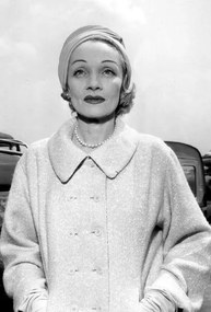 Fotográfia Marlene Dietrich at Paris Airport Before Going To Montecarlo For Film The Monte Carlo Story 1956