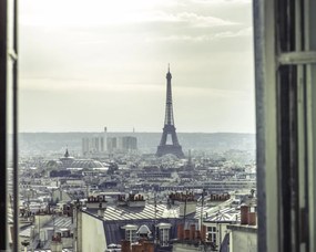 Poszter 50x40cm Az Eiffel-torony a Montmartre 2 lakás ablakán keresztül látható,