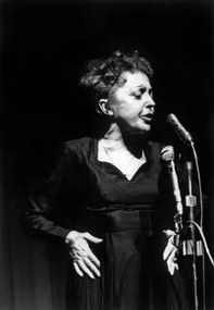 Fotográfia Edith Piaf on Stage, Paris, 1962