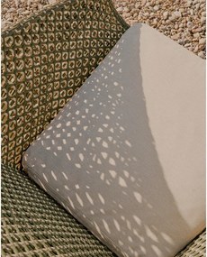 Zöld-natúr színű tömörfa kerti fotel Olbia – Kave Home