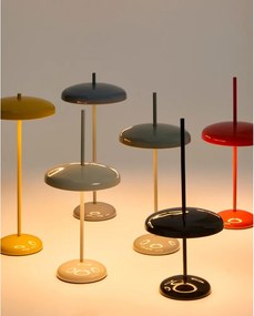 Világoszöld LED dimmelhető asztali lámpa fém búrával (magasság 35 cm) Porte – Kave Home