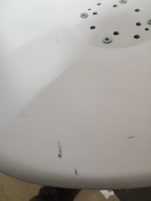 AKCIÓ Fehér-fekete BALI MARK szék fekete lábakkal II. osztály