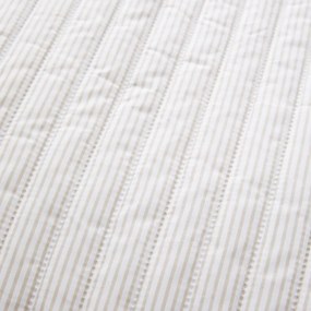 Bézs steppelt ágytakaró 220x230 cm Stripe – Catherine Lansfield