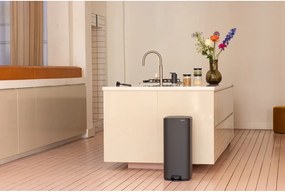 Sötétszürke acél pedálos szemetes 30 l Bo – Brabantia