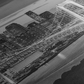 Kép - Nagyváros piros toronnyal (órával) (90x30 cm)