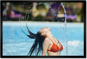Poszterek keretben 60x40 Fürdés a medencében