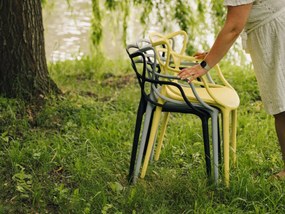 4 db műanyag KATO szék szett, zsályazöld