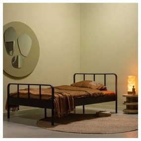 Fekete fém egyszemélyes ágy ágyráccsal 120x200 cm Mees – WOOOD