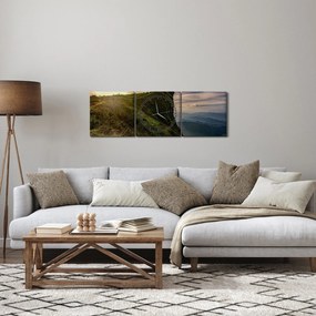 Egy nő képe a sziklán (órával) (90x30 cm)