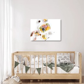 Tányérok gyümölcsökkel az asztalon képe (üvegen) (70x50 cm)