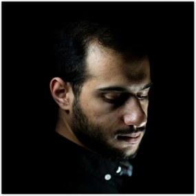 Poszterek 140x140 Egy vonzó úr portréja