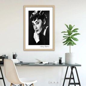 Gario Poszter Audrey Hepburn portréja A keret színe: Természetes, Méret: 70 x 100 cm