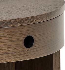 Sötét natúr színű éjjeliszekrény tölgyfa dekorral Paron – Actona