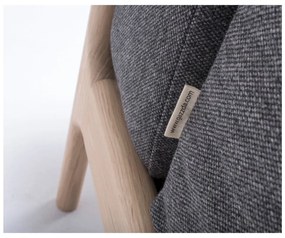 Fawn tölgyfa fotel sötétszürke szövet ülőrésszel - Gazzda