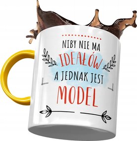 Sárga Bögre A Modellnek Nincs Ideál Nyomtatott Fotóval