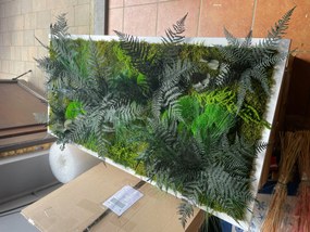 Vászonkép mohából, stabilizált növényekből, páfrányból, eukaliptuszból 110x50 cm