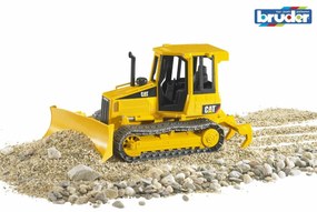 Bruder 02443 CAT Lánctalpas buldózer ekével, 1:16