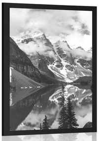 Poszter paszportuval gyönyörű fekete-fehér hegyi táj