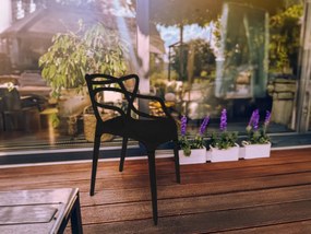 AKCIÓ Fekete műanyag szék KATO II. osztály