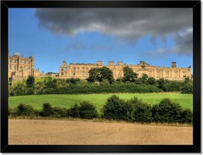 Poszterek keretben 40x30 Kastély a viharfelhők hátterében