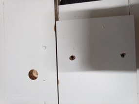 AKCIÓ Fekete étkezőasztal fehér lábakkal MADO 120x80 II. minőség