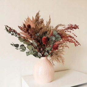 Szárított virágok és füvek csokor váza számára