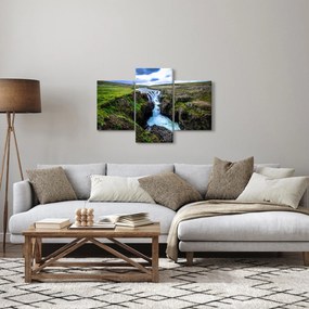 Egy kép a vízesésről a sziklák között (90x60 cm)