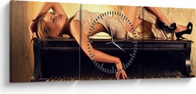 Kép - nő a zongoránál (órával) (90x30 cm)