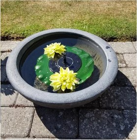 Zaparkorun Napelemes kerti szökőkút tavirózsa alakban