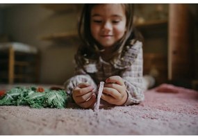 Rózsaszín mosható kézi szövésű pamut gyerek szőnyeg 100x150 cm Ramona the Radish – Lorena Canals