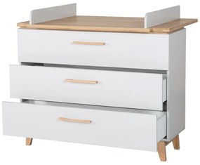 Világosszürke alacsony gyerek komód pelenkázó feltéttel tölgyfa dekorral 117x104 cm Caro – Roba