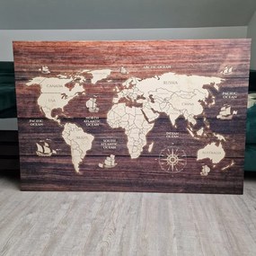 Kép világtérkép fa hatású háttéren