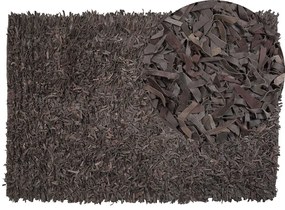 Sötétbarna bőr hosszú szálú szőnyeg 140 x 200 cm MUT Beliani