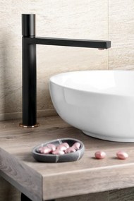 Sapho Sapho, KAISA szabadon álló mosdócsap lefolyó nélkül, magas, 235 mm, fekete / vörös arany, ZT091