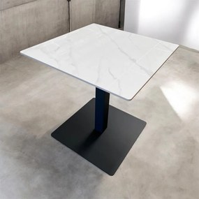 Bisztróasztal Fehér fényes márványhatású szinterezett kerámia lappal, 70×70 cm méretben. Ristretto