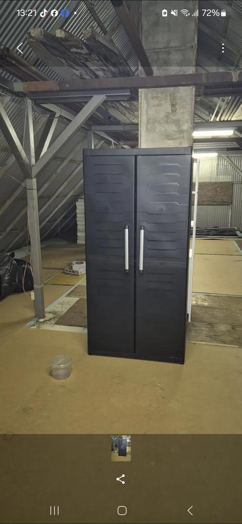 Sajnos sokat kellett várni rá! Kb 6 hét!
Sajnos nagyon sok eleme megsérült egy kicsit!