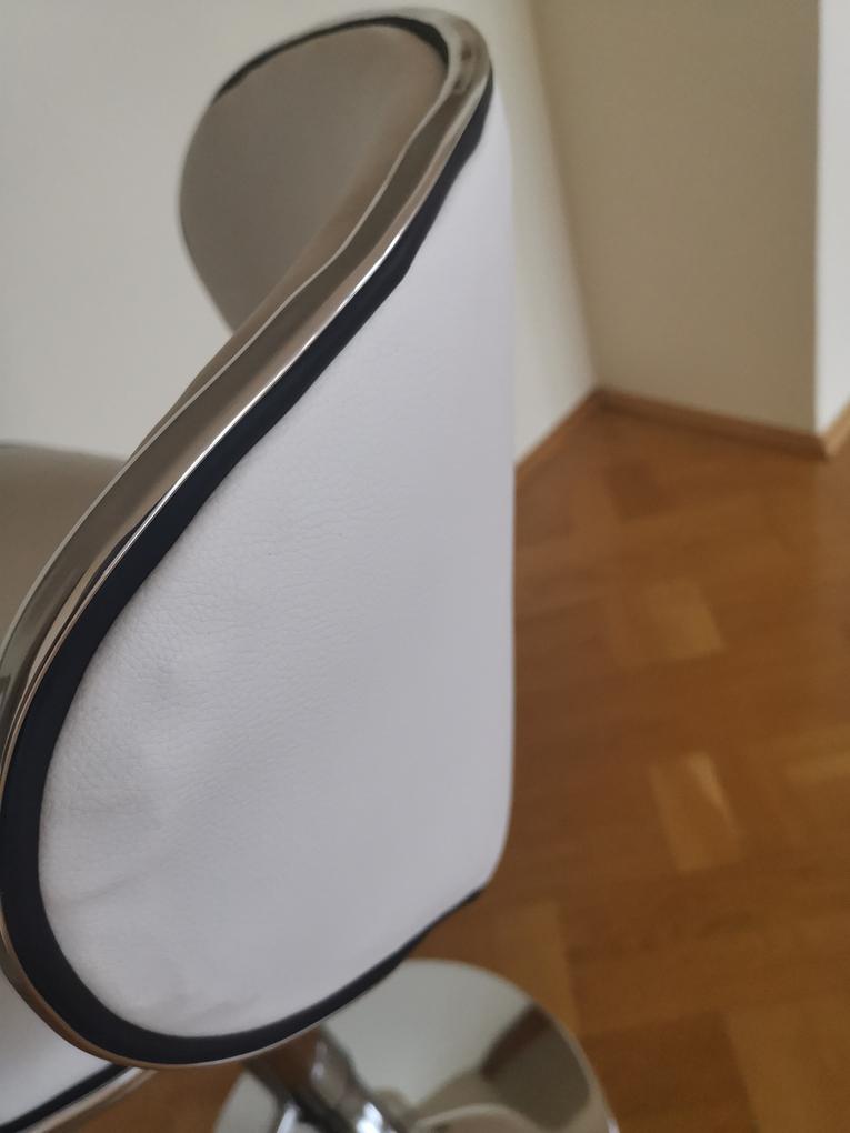 Nagyon rossz minőségű munka! 