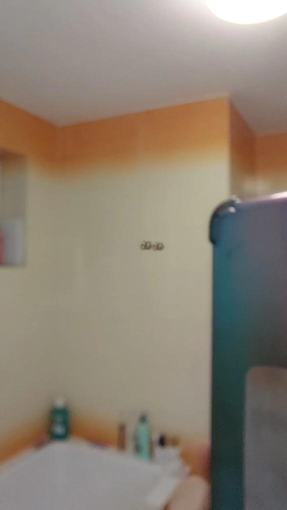 Nagyon csalódott vagyok, hogy a cég nulla szolgáltatást nyújt. Amikor fel akarjuk hívni őket, mindig foglalt, és e-mailben csak leráznak. Mióta a tükör gyártási hibáját a futárral kell intézni? Az egész családom és a barátaim, akik gyakran rendelnek tőlük, abbahagyták velük az üzletelést. Egyszerűen, ha nincs probléma a termékkel, elégedettek vagyunk, de ha van, akkor a 3 napon belül benyújtott reklamációt sem ismerik el, és teljesen figyelmen kívül hagynak minket.