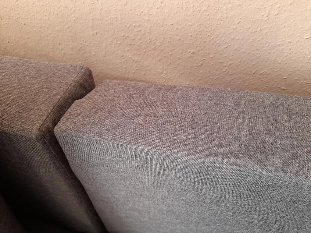 A csomagolás, és  a szállítás rendben,de a minőség nem nyerte meg a tetszésemet. Az össze szerelési fülek nem paszoltak,  A kidolgozás, elkapkodott. 