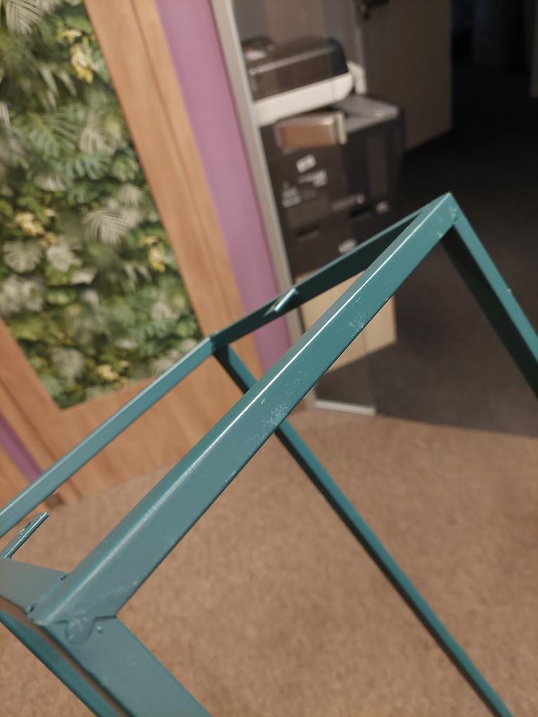Very poor quality, damaged in every centimeter, colour is not even close to the picture online