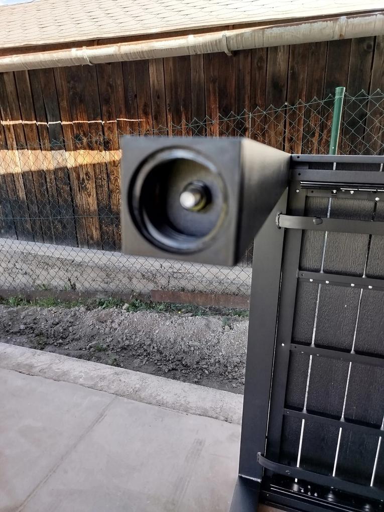 Jó napot kívánok, ma érkezett meg a csomagunk, és a kibontás után észrevettük, hogy az áruhoz nem tartoznak a lábak állító dugói, ezért kérem Önöket, hogy pótolják a hiányzó alkatrészeket. Fotót is mellékelek. Mitrikova.