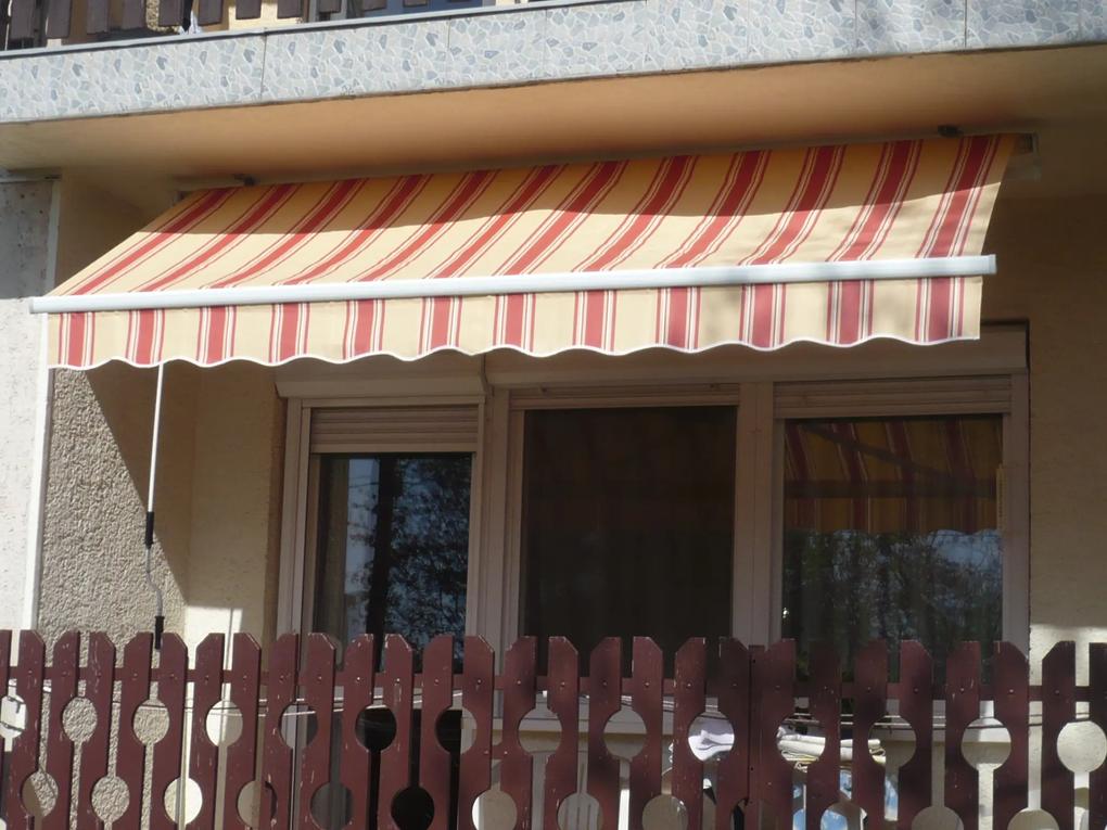Az én elvárásaimnak minden tekintetben megfelelt a napellenző anyag.