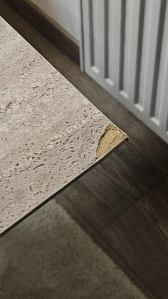 Kicsomagolás és összeszerelés után derült ki, hogy sérült az asztallap, illetve nagyobb mint a megadott méret. Pedig dizájnban és minőségben is megfelelő lenne.