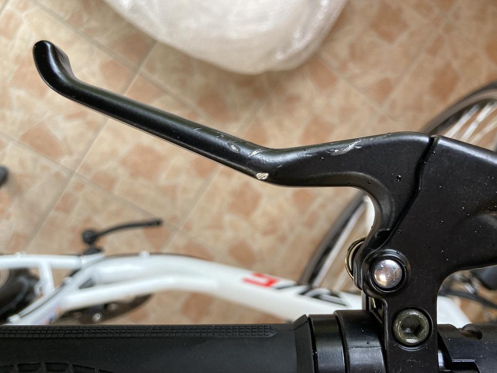 A masszív csomagolás ellenére sérült termék