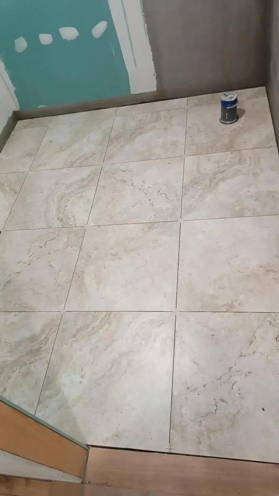 Ezt a Timeless white csempéhez ajánlották, azért választottam, de ez lett az összes csempe közül a legnagyobb favorit! Nagyon szép!