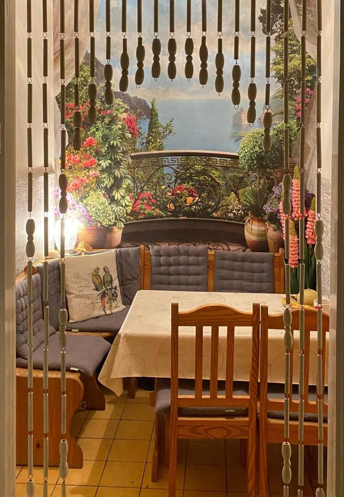 Sajnos az első tapéta amit küldtek hibás volt (folt volt rajta) de korrigálták és küldtek egy hibátlan darabot. Köszönöm!