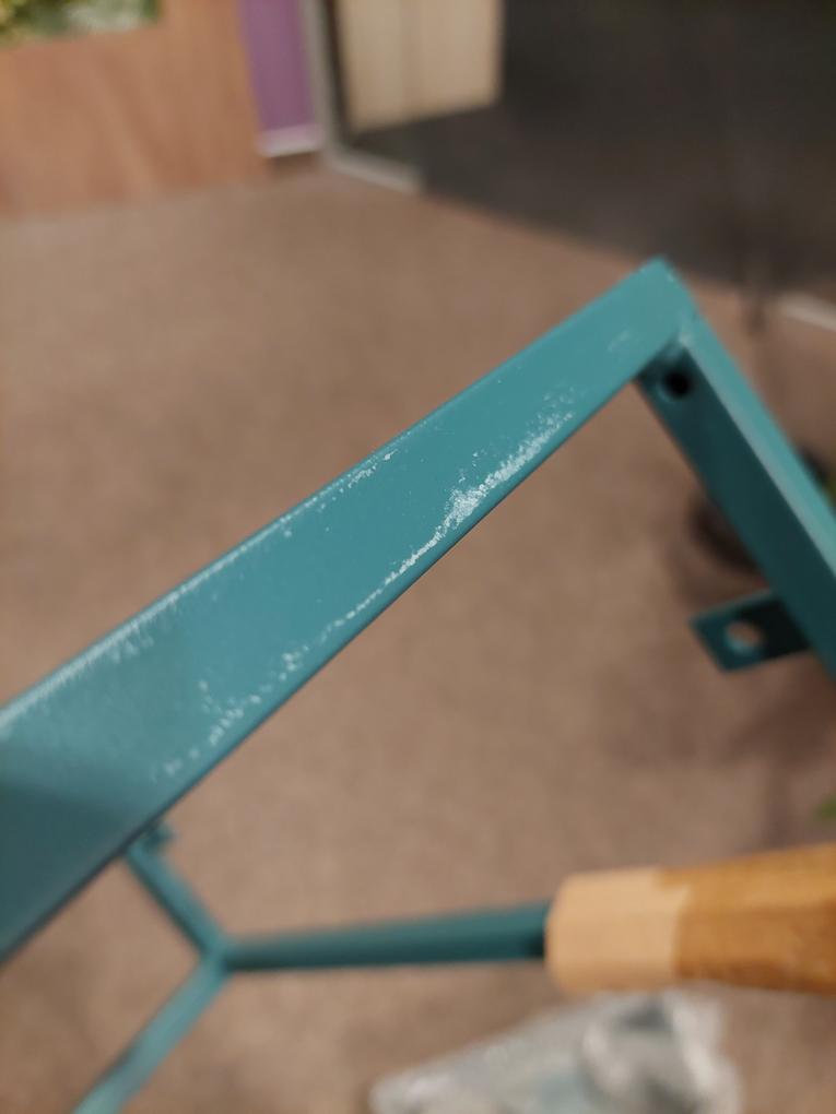 Very poor quality, damaged in every centimeter, colour is not even close to the picture online