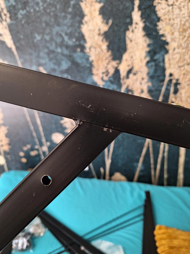 2x használt terméket küldtek, ami alapbòl gyártási hibás. Még nekik állt feljebb, kamuznak összevissza. Soha tobbet nem rendelek tőlük. Nincs telefonos elérhetőségük. Majd véletlenül már azt hittem jòfejek visszaakarták utalni a termék árát. De közölték tévedés történt. Nevetséges inkompetens családi webshop. Tobb weboldaluk van. Pl. Mindentolcson.hu 