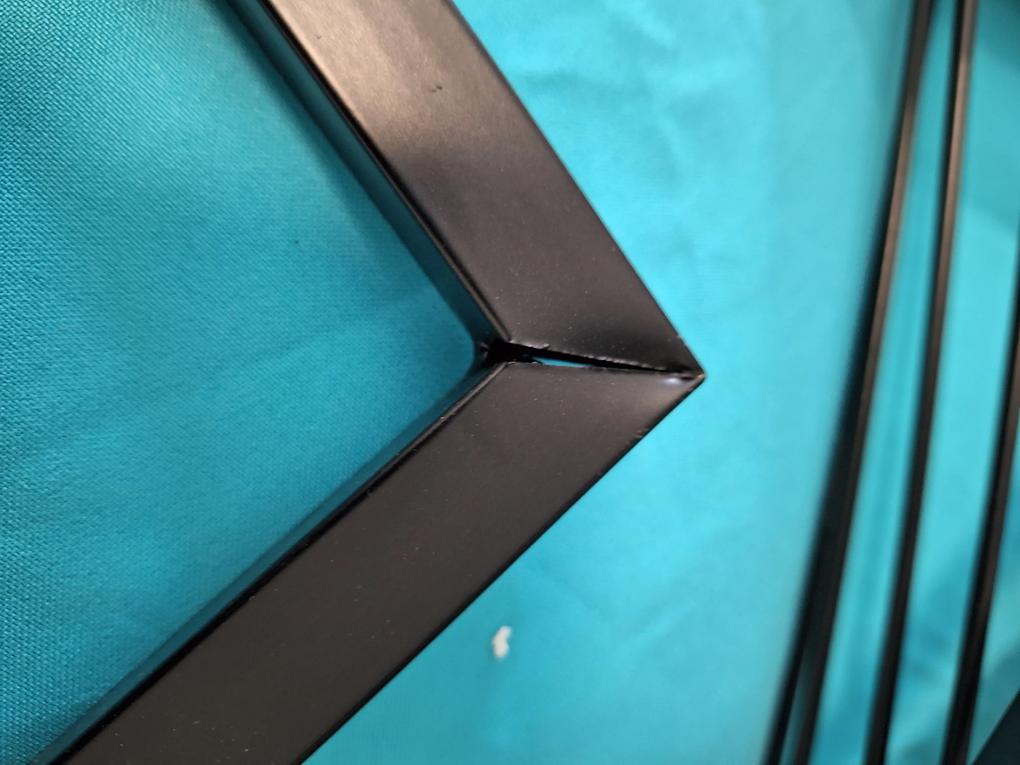 2x használt terméket küldtek, ami alapbòl gyártási hibás. Még nekik állt feljebb, kamuznak összevissza. Soha tobbet nem rendelek tőlük. Nincs telefonos elérhetőségük. Majd véletlenül már azt hittem jòfejek visszaakarták utalni a termék árát. De közölték tévedés történt. Nevetséges inkompetens családi webshop. Tobb weboldaluk van. Pl. Mindentolcson.hu 